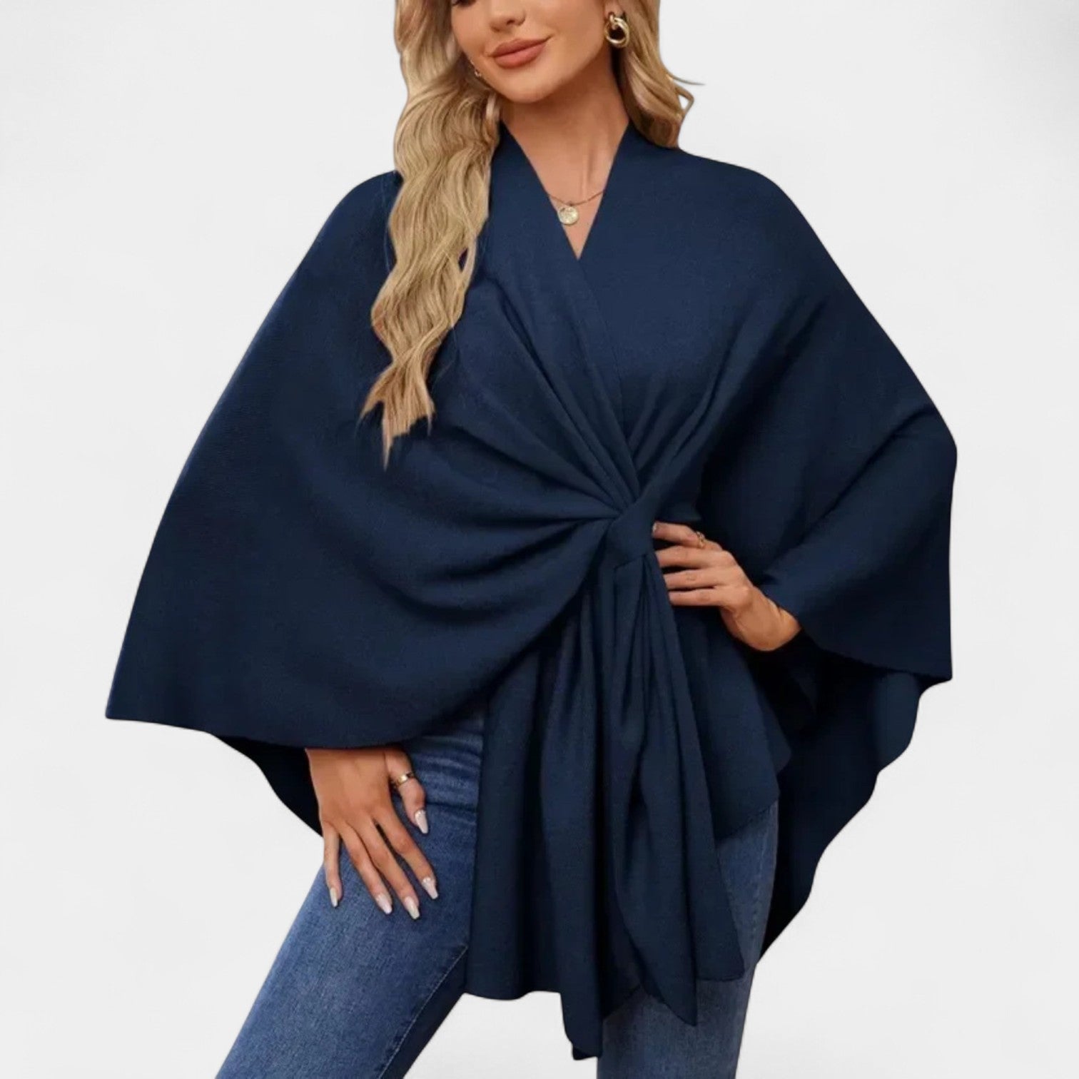 Daniela – Elegantní splývavé pončo s uzlem