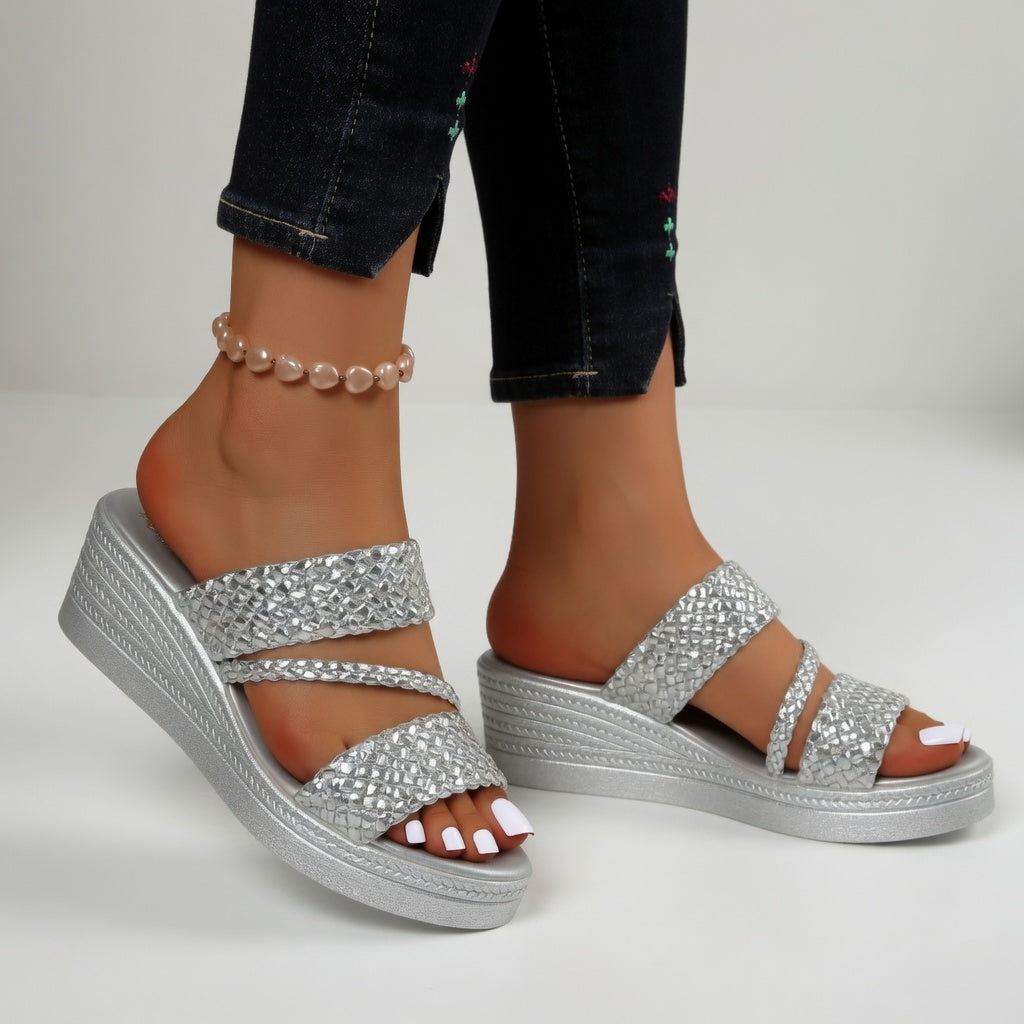Tresseline™ — Tkané klínové mule s barevnou lehkostí léta