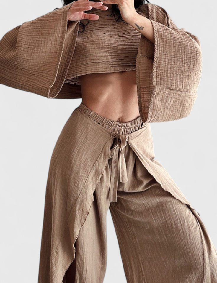 Maeva Dvoudílný Casual Set s Otevřením a Mašlí